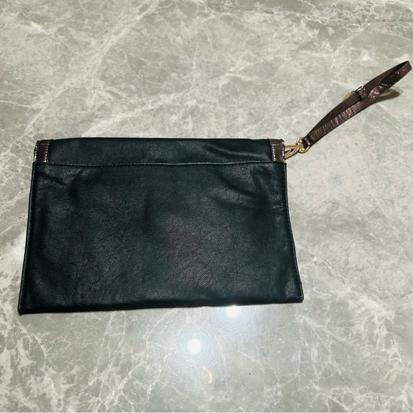 GUESS Vintage Y2K Studded Logo Wristlet Or Purse *Tarnish - Picture 6 of 7